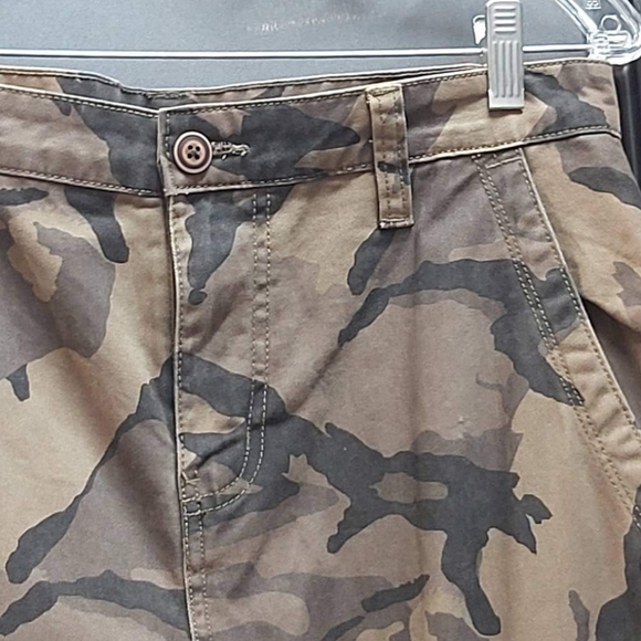 Men's CAMO Cargo Pants - Picture 7 of 11